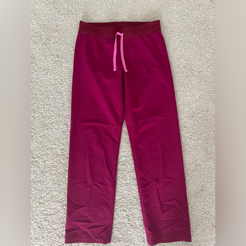 Figs Womens Scrub pants. Basic Livingston. Size small regular in magenta